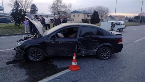 Samsun'da iki otomobil çarpıştı: 1 ölü, 5 yaralı - Son Dakika Haberleri